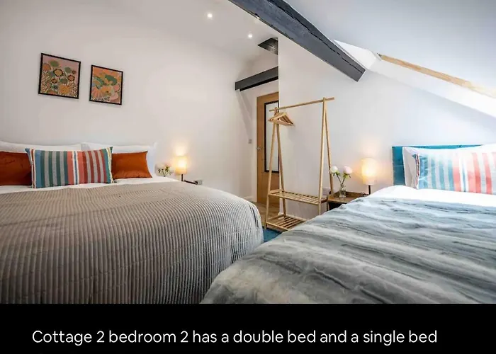 The Old School Sleeps 14