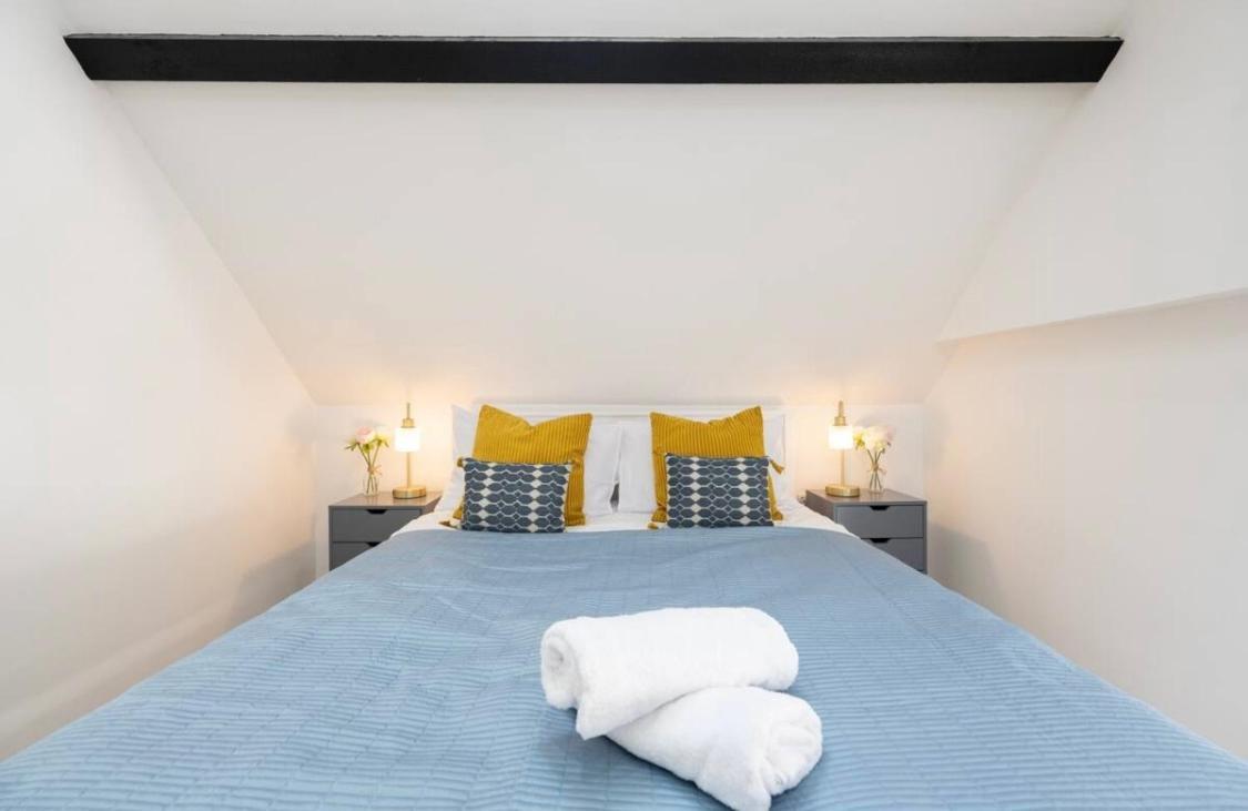 The Old School Sleeps 14 * Lymington