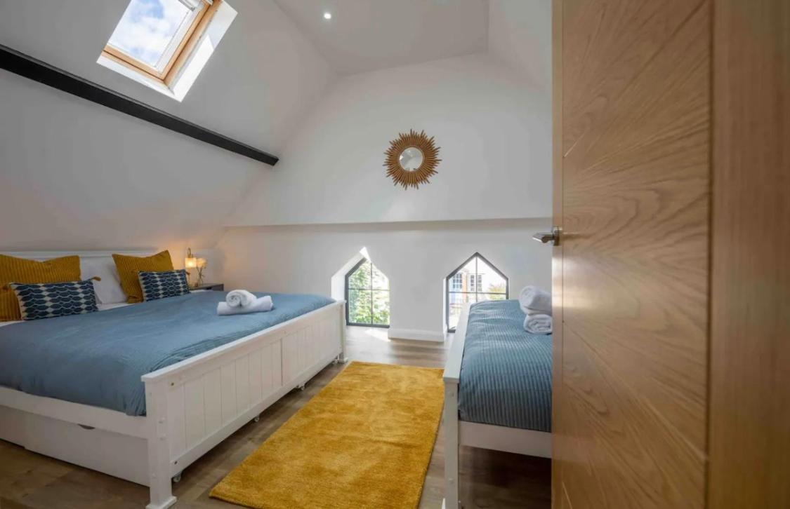 The Old School Sleeps 14 Chalet Lymington